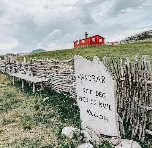 Cozy Mountain With Beautiful Views & Sauna Σαλέ *